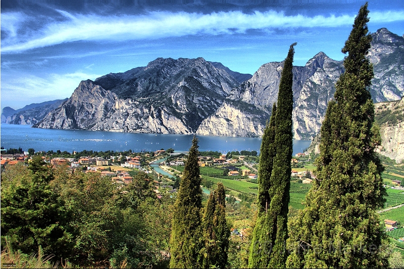 test1.jpg - Zufluss zum Gardasee Italien HDR