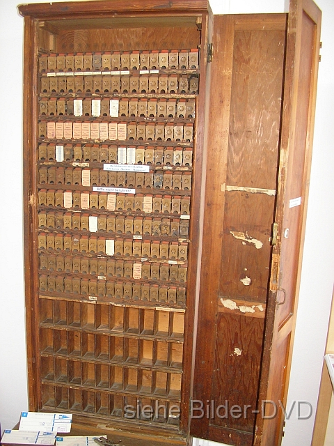 Fahrkartenschrank.JPG